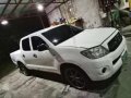 Toyota Hilux 2008 2.5 TD MT White For Sale -4