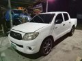 Toyota Hilux 2008 2.5 TD MT White For Sale -2