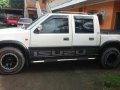 Isuzu Fuego 2000 white for sale-2