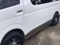 Toyota Hiace Grandia 2016 MT White Van For Sale -6