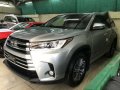 Toyota Highlander V6 AWD AT 2017 FOR SALE-2