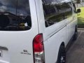Toyota Hiace Grandia 2016 MT White Van For Sale -5