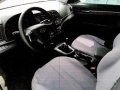 Hyundai Elantra 2017 MT White Sedan For Sale -3
