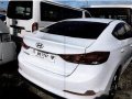 Hyundai Elantra 2017 MT White Sedan For Sale -2