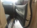 Toyota Hiace 2001 Local MT White Van For Sale -2