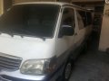 Toyota Hiace 2001 Local MT White Van For Sale -1