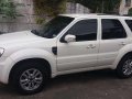 Ford Escape XLS 2010 AT White SUV For Sale -2