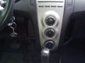 Toyota Yaris 2013 model matic for sale-3