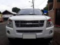 Isuzu Alterra 2010 3.0 MT White For Sale -2