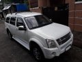 Isuzu Alterra 2010 3.0 MT White For Sale -1