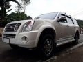 Isuzu Alterra 2010 3.0 MT White For Sale -3