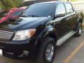 For sale Toyota Hilux automatic 4x4 3.0L-2