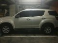 Isuzu MUX white 2.5 4x2 for sale -2