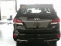 Well-maintained Hyundai Santa Fe 2017 for sale-5