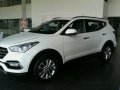 Well-kept Hyundai Santa Fe 2017 for sale-3