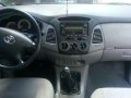 Toyota Innova E 2010 MT Beige SUV For Sale -7