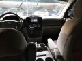 Well-maintained Kia Carnival 2014 for sale-8