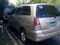 Toyota Innova E 2010 MT Beige SUV For Sale -4