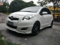 Toyota Yaris 15 G 2010 AT White for sale -0