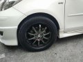 Toyota Yaris 15 G 2010 AT White for sale -5