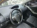 Toyota Yaris 15 G 2010 AT White for sale -3