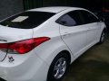 Hyundai Elantra Manual White Sedan For Sale -1