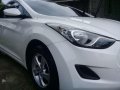 Hyundai Elantra Manual White Sedan For Sale -7