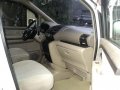 Good as new Nissan Serena 2002 for sale-3