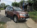2017 Isuzu Mux LS-A 4x2 MT with only 345km-0