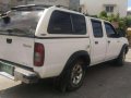 Nissan Frontier Pickup 2001 AT White For Sale -0