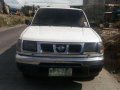 Nissan Frontier Pickup 2001 AT White For Sale -1