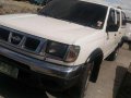 Nissan Frontier Pickup 2001 AT White For Sale -8