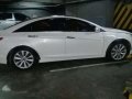 Hyundai Sonata 2.0 GLS 2011 AT White For Sale -8