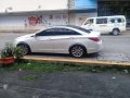 Hyundai Sonata 2.0 GLS 2011 AT White For Sale -3