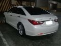 Hyundai Sonata 2.0 GLS 2011 AT White For Sale -10