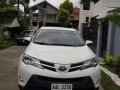 FOR SALE. Toyota Rav4 4x2 2014 A/T Pearl white.-1