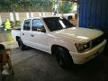 Toyota Hilux 2000 FOR SALE-3