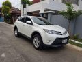 FOR SALE. Toyota Rav4 4x2 2014 A/T Pearl white.-0