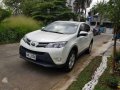 FOR SALE. Toyota Rav4 4x2 2014 A/T Pearl white.-6