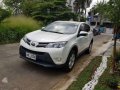 FOR SALE. Toyota Rav4 4x2 2014 A/T Pearl white. -6