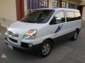 Hyundai Starex 2005 AT White Van For Sale -0