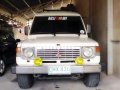 Mitsubishi Pajero 1989 MT White SUV For Sale -3