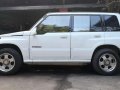 Suzuki Vitara 2000 4x4 AT White For Sale -1