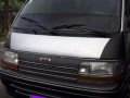 Toyota Hiace 2L super custom van-2