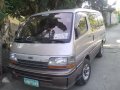 Japanesse Toyota HIACE Commuter Van 1998-7
