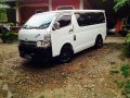 Toyota Hiace Commuter 2011 MT White For Sale -5