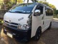 Toyota Hiace Commuter 2011 MT White For Sale -8