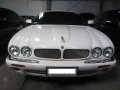 Jaguar XJ8 2001 AT White Sedan For Sale -2