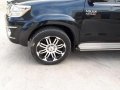 FOR SALE Toyota Hilux 4x4 automatic 2013-3