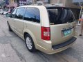 FOR SALE CHRYSLER Town and Country 2010 limited top of the line-5